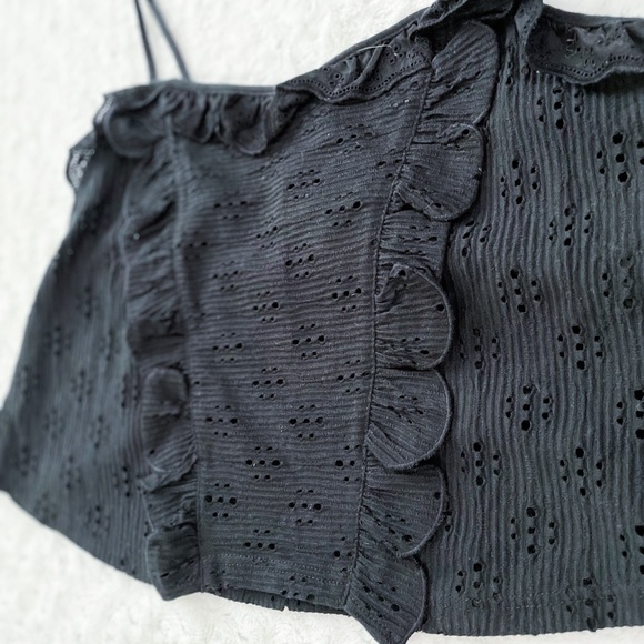 NWT- TOPSHOP eyelet black crop top - Picture 5 of 10